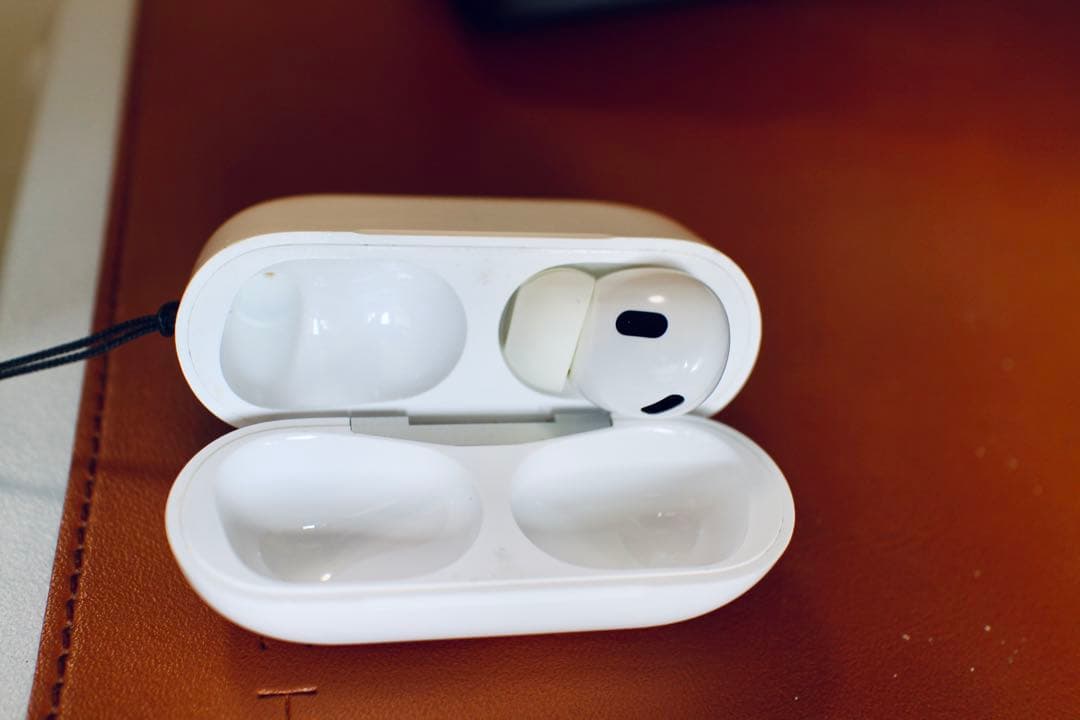 AirPods Pro 第2世代 左耳用のみ＋ケース付き