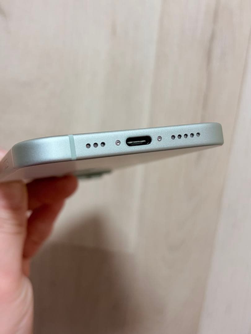 《美品》iPhone15 グリーン 128GB SIMフリー バッテリー90%