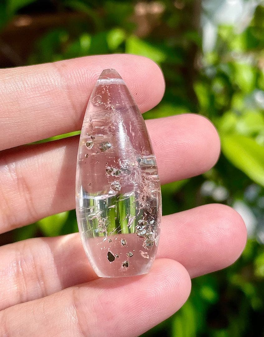 パイライトインクォーツ　ペンダントトップ　素材天然石水晶　穴あり　パワーストーン