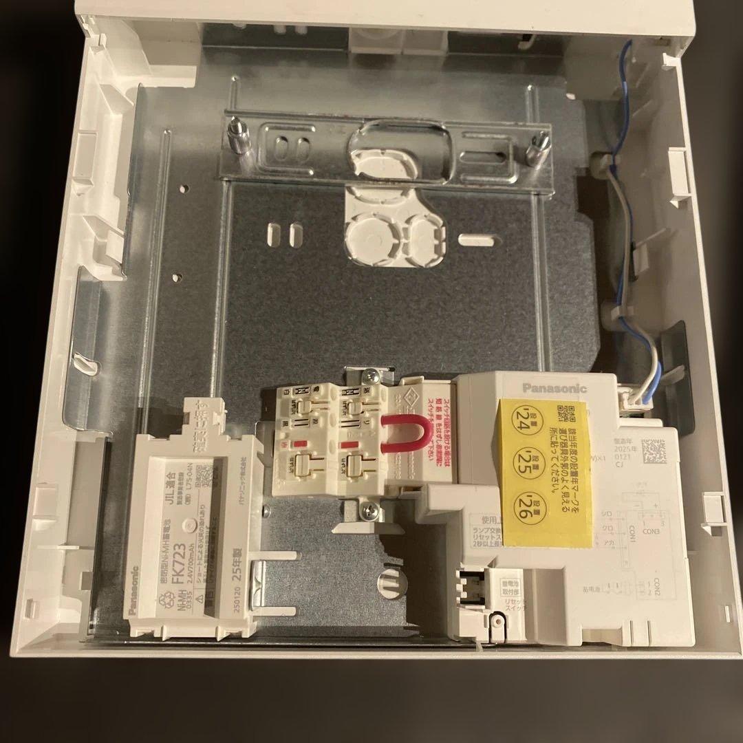 Panasonic パナソニック避難口誘導灯 B級BL形　2025年製　2セット