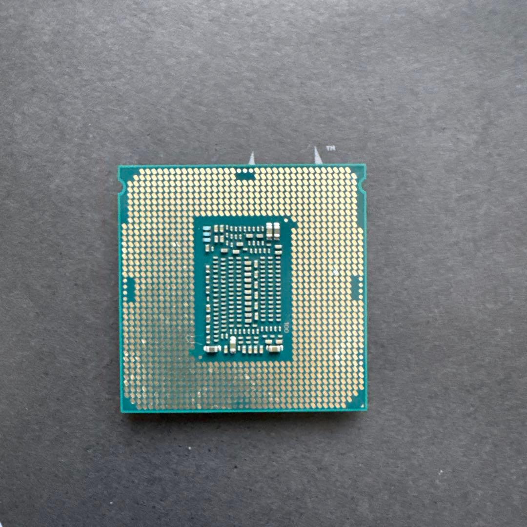 I7 8700cpu+RTX2060 cpuジャク品、GPU風扇が少し動作悪い