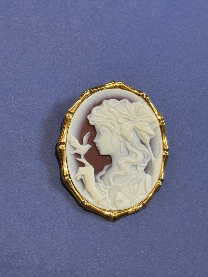 カメオ　ブローチ 女性の横顔