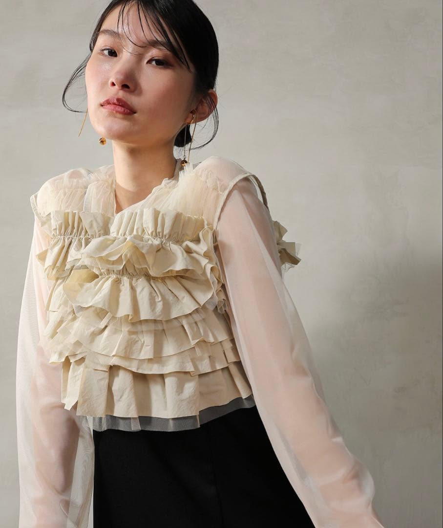【Kana】ボリュームフリルベスト シアートップス キャミワンピ レイヤードドレ