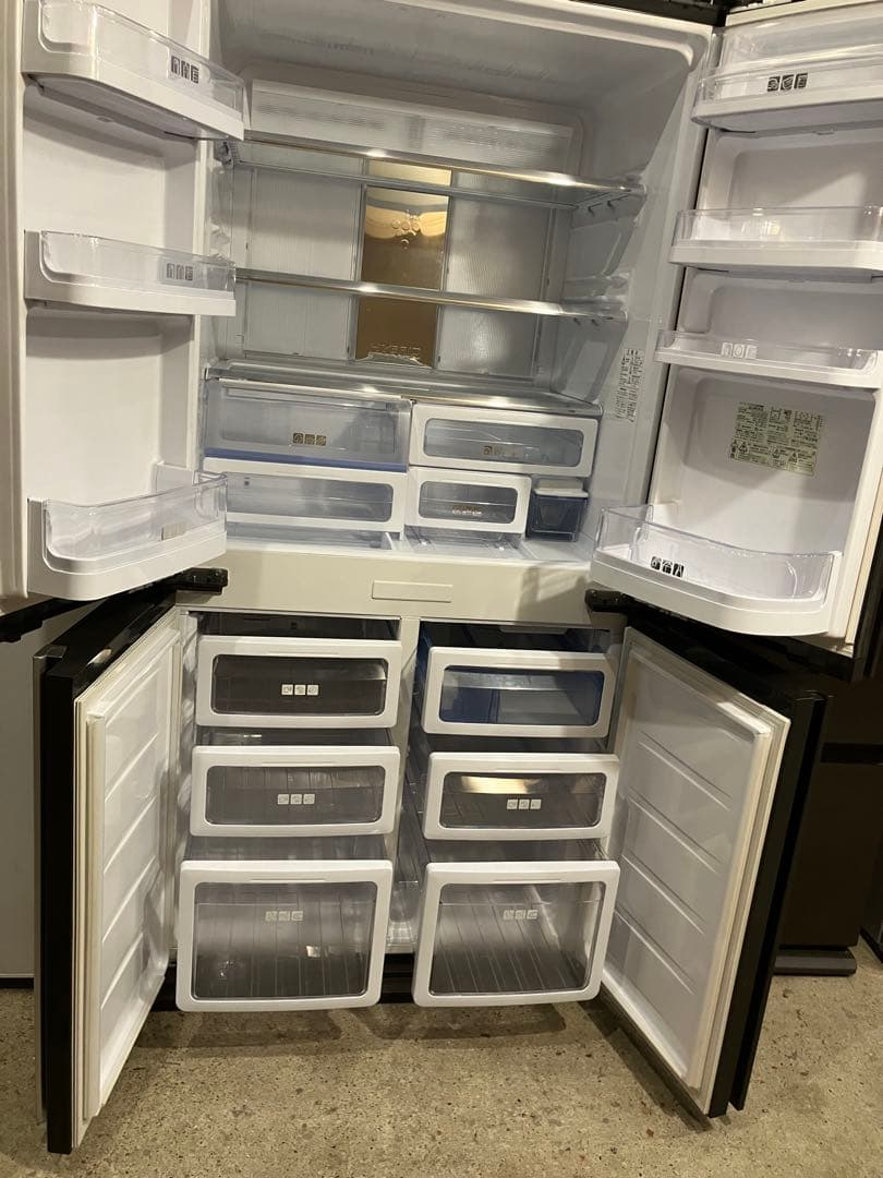 シャープ　SHARP　2017年製　4ドア　大容量　大型冷蔵庫　612L