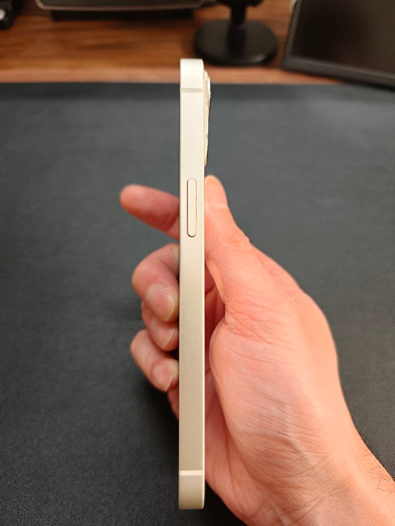 iPhone 13 256GB スマートフォン本体