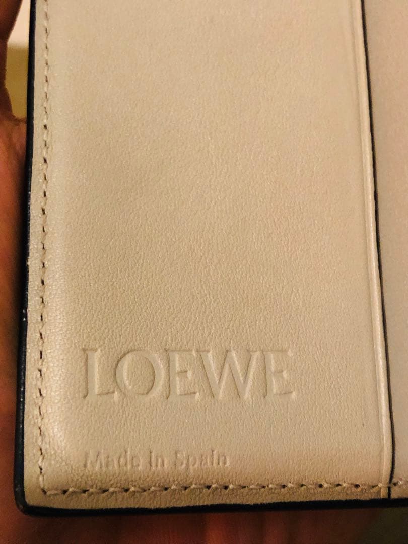 LOEWE 二つ折り財布 グリーンレザー