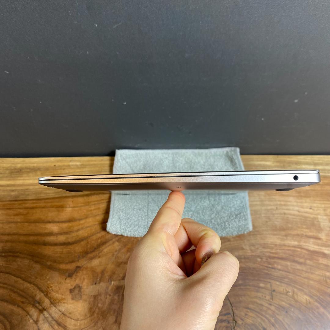 ray 様！AppleMacBook Air 13inch 2020/599