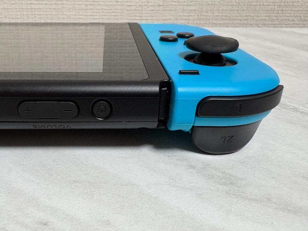 任天堂 Nintendo Switch 新型 HAC-001（-01）