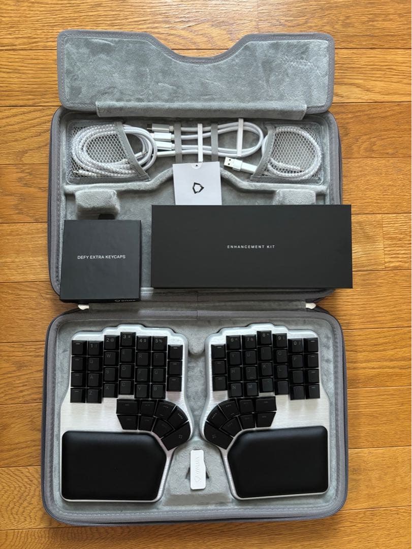 Dygma Defy キーボード　左右分割　左右分離　分割キーボード