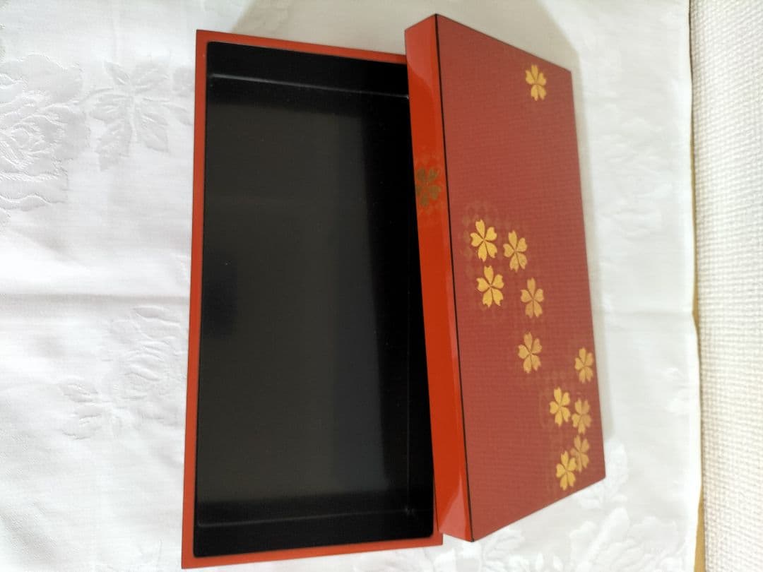 輪島塗　桜沈金宝石箱