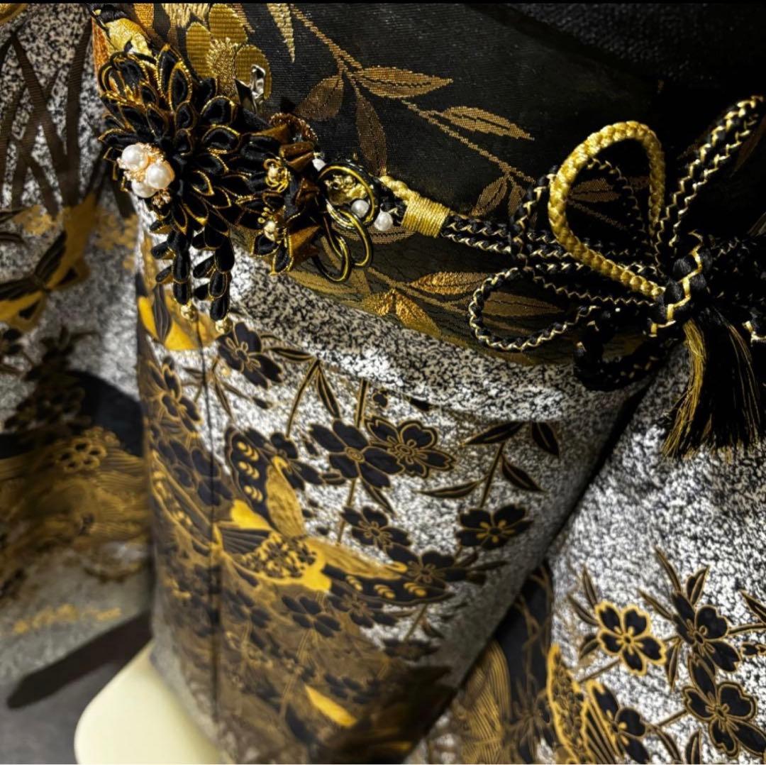 美品　黒灰　金彩　金箔　蝶模様　逸品　振袖　フルセット 振り袖