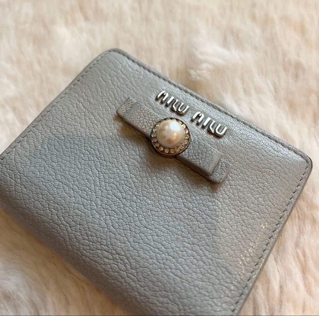 miumiu 財布　ウォレット　マドラスレザー　パール　ライトブルー　二つ折り