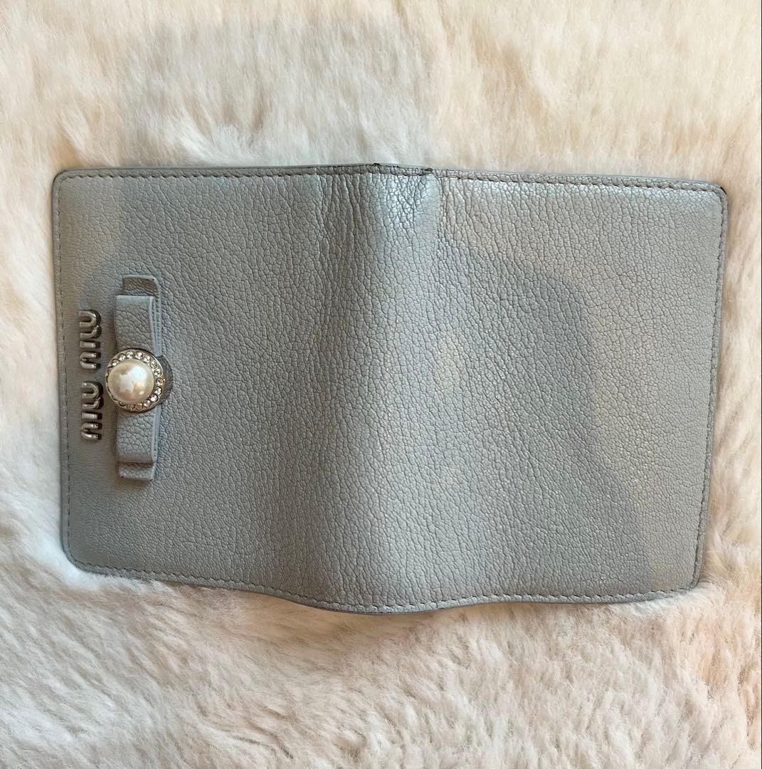miumiu 財布　ウォレット　マドラスレザー　パール　ライトブルー　二つ折り