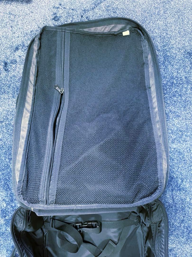 ナイロン製キャリーケース ブラック