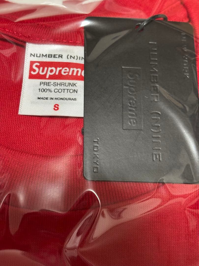 レッド　Supreme x Number (N)ine Manson Tee