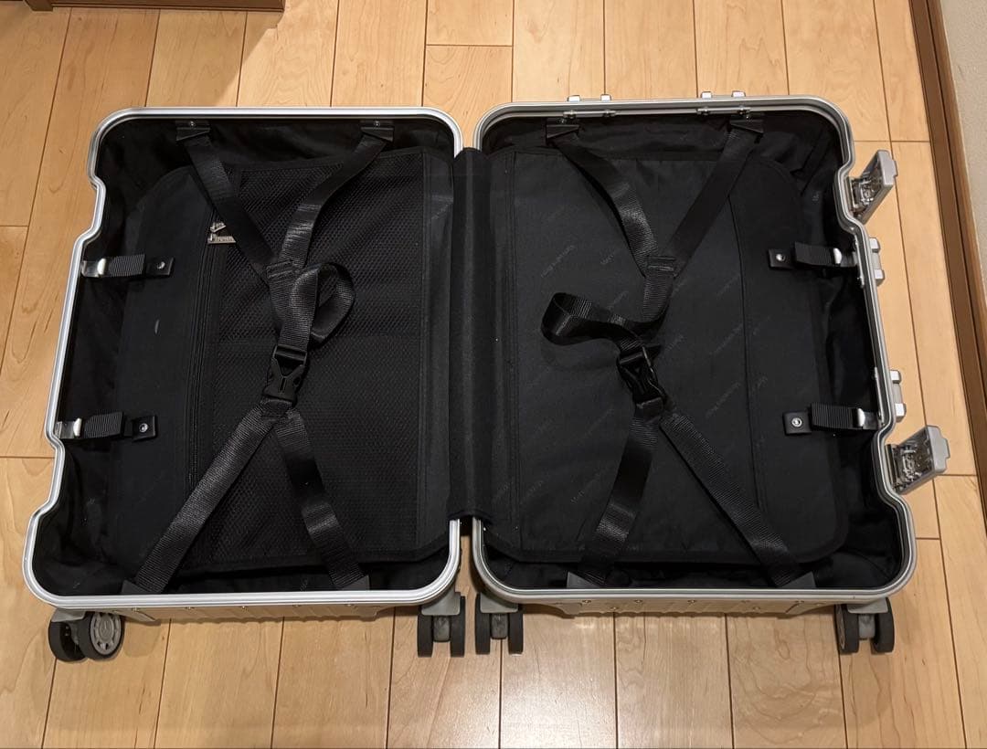 メルセデスベンツ　非売品　アルミキャリーバッグ　32L