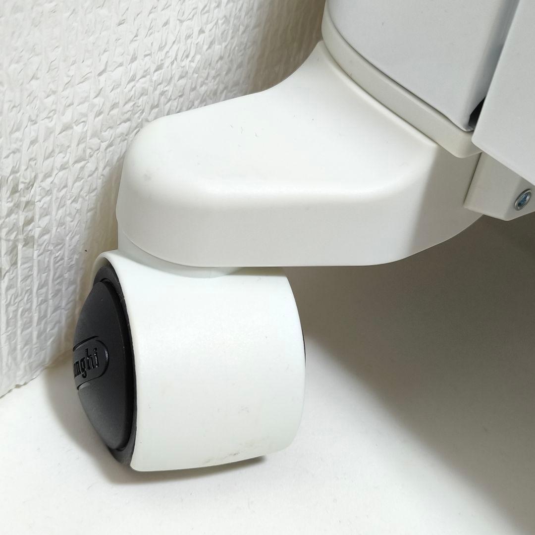 【匿名発送】デロンギ オイルヒーターRHJ65L0915　ホワイト