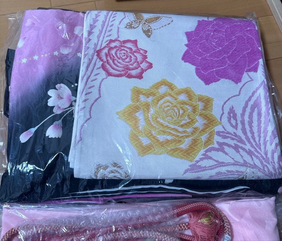 最終値下げ 振袖セット 着物 花柄 黒 ピンク 紫 成人式