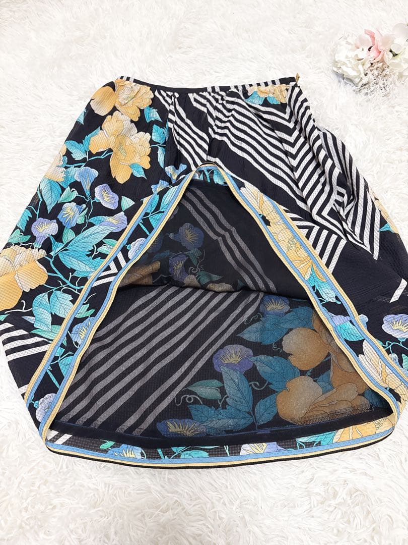 【美品】レオナール フレアスカート シルク花柄 フラワー柄 ＸＬ