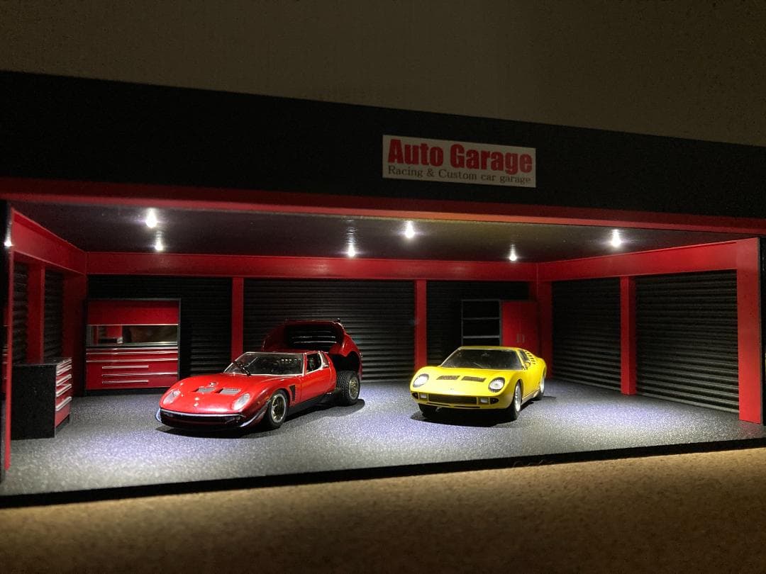 ミニカー専用ジオラマ：1/43 鉄骨造タイプガレージ／アクセサリー6点付属！