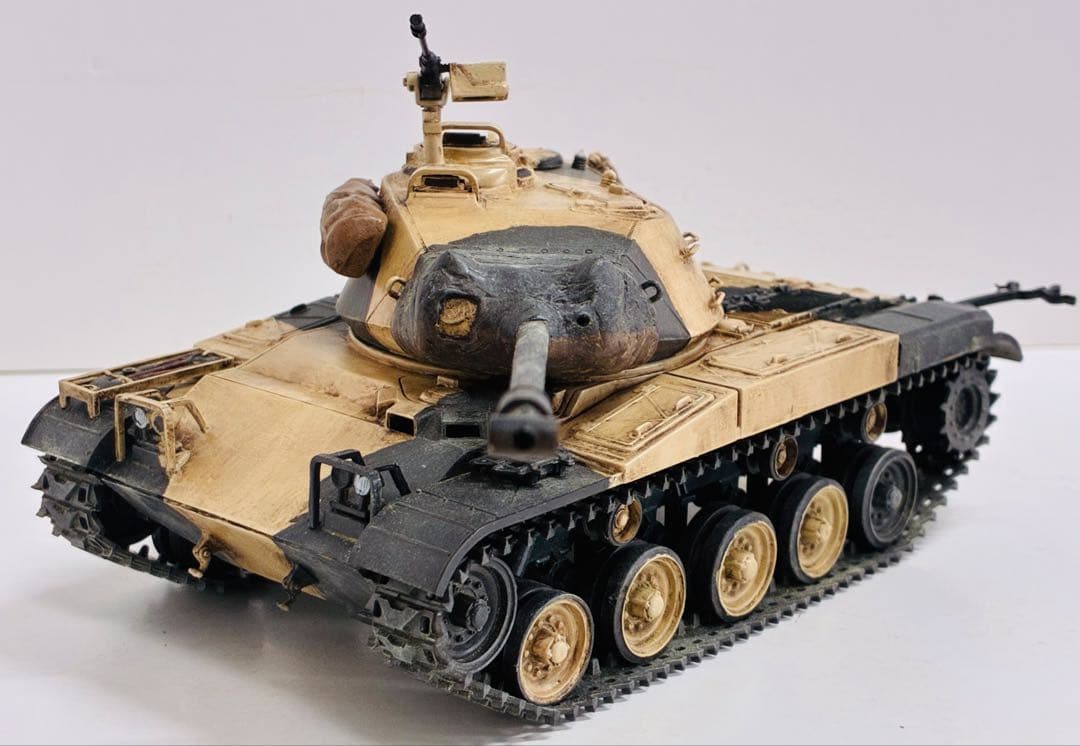 タミヤ　1/35 M41 完成品　戦車　模型　プラモデル　サウジアラビア