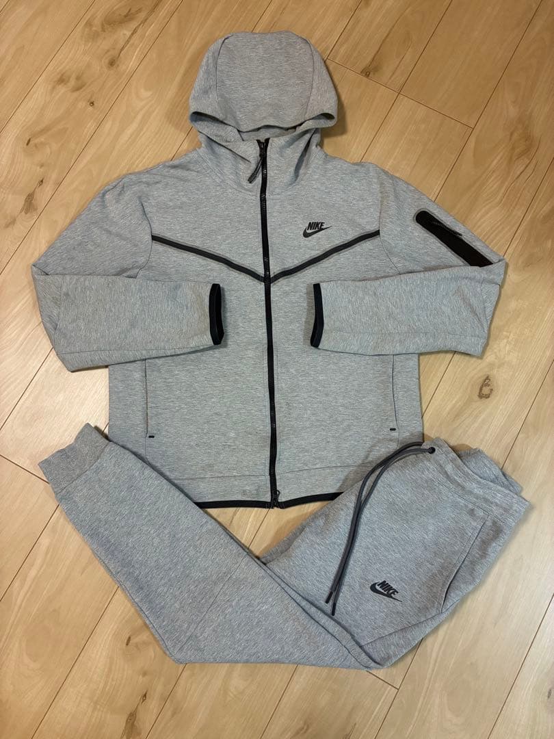 ナイキテックフリース　セットアップ　上下　グレー　サイズLM 国内正規品