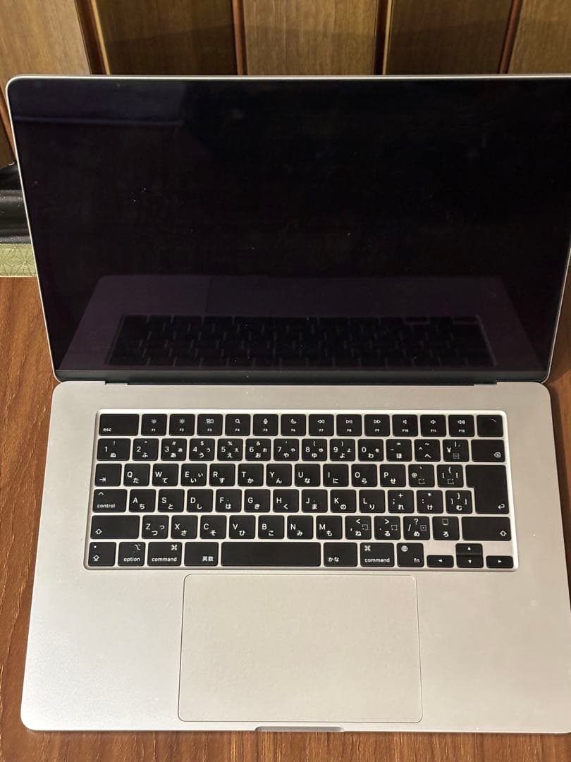 美品　MacBook Air 15インチ　M3 シルバー 256gb