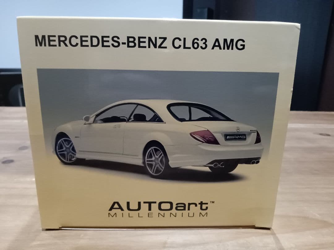 ゆうたん　1/18　メルセデスベンツ　CL63 AMGミニカー　ホワイト