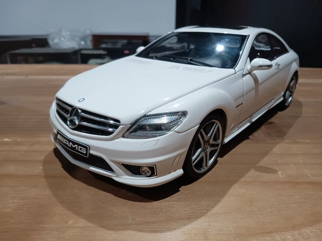 ゆうたん　1/18　メルセデスベンツ　CL63 AMGミニカー　ホワイト