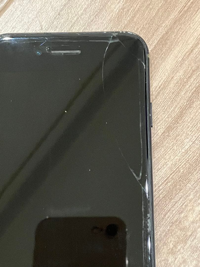 iPhone 本体 画面傷・ひび割れありSE2