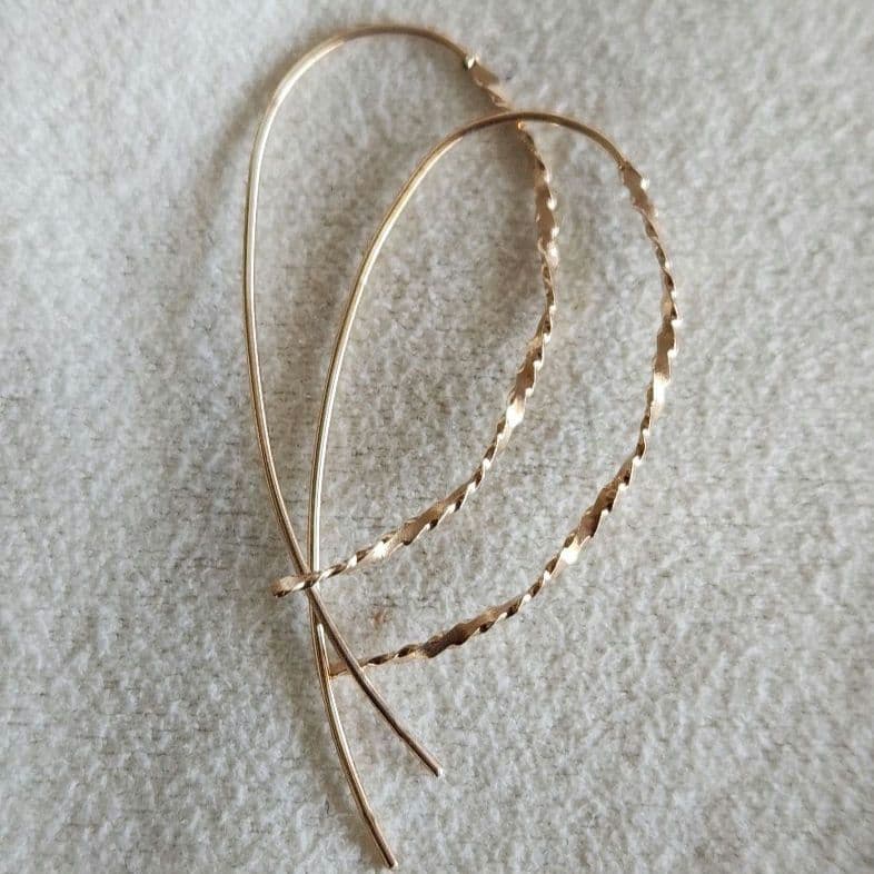 ツイスト♡【ジュエルクローゼット】K10ゴールド フックピアス☆アガット 好きも