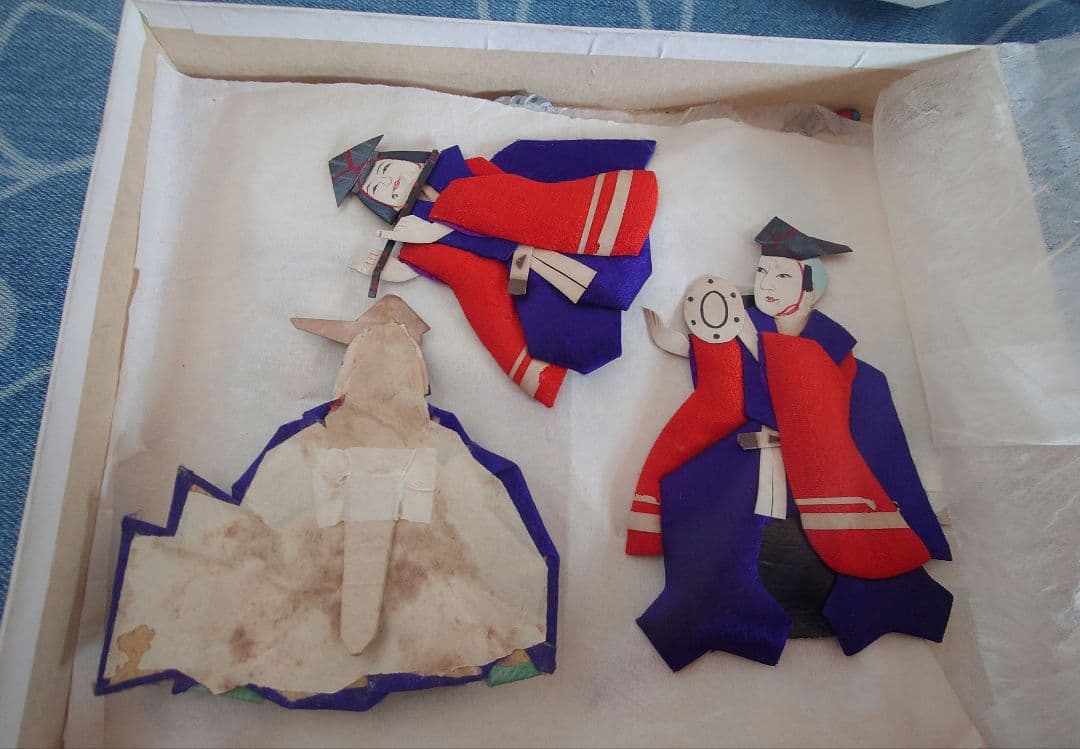 「押し絵雛の掛軸」内裏雛と三人官女と五人囃子