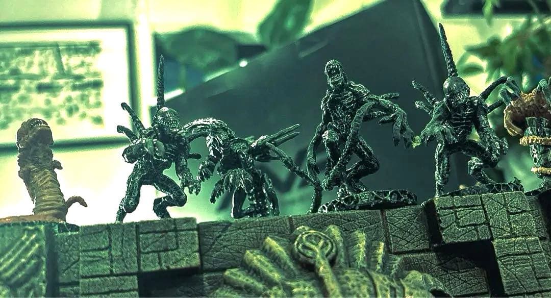 新品！Aliens vs PredatorエイリアンプレデターチェスSOTA