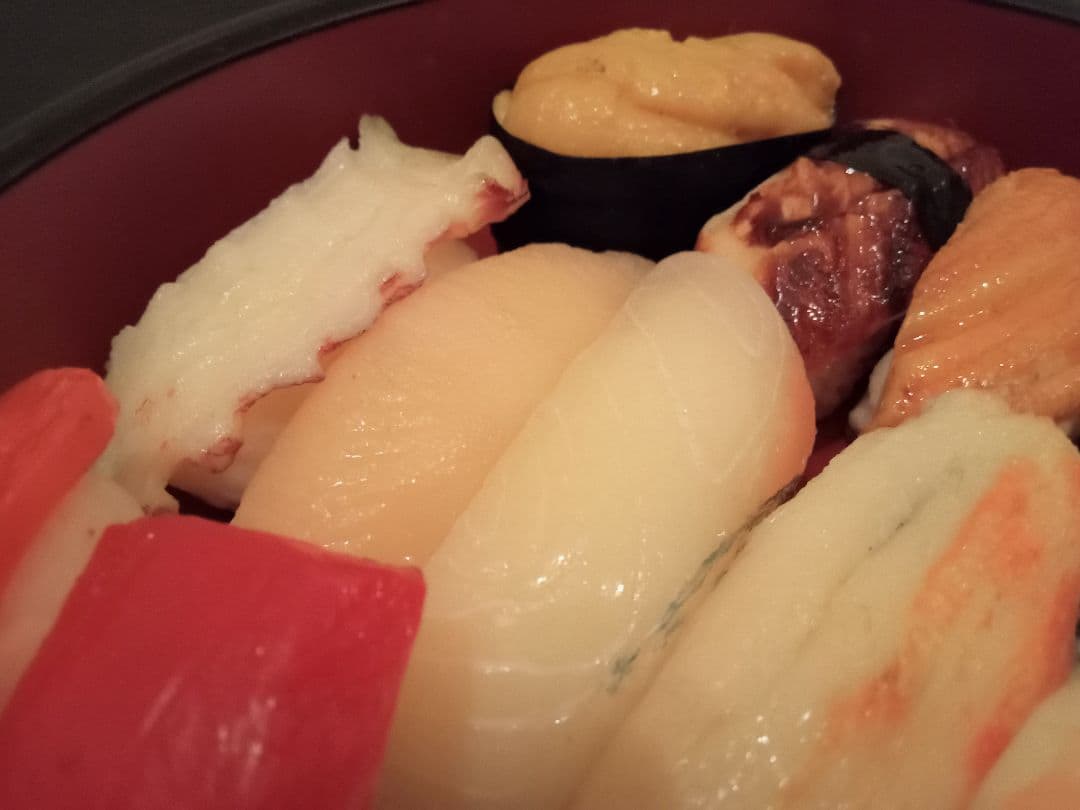 Hセット【食品サンプル】お寿司　16個セット 桶付き！！ 実物大サイズ 高級品