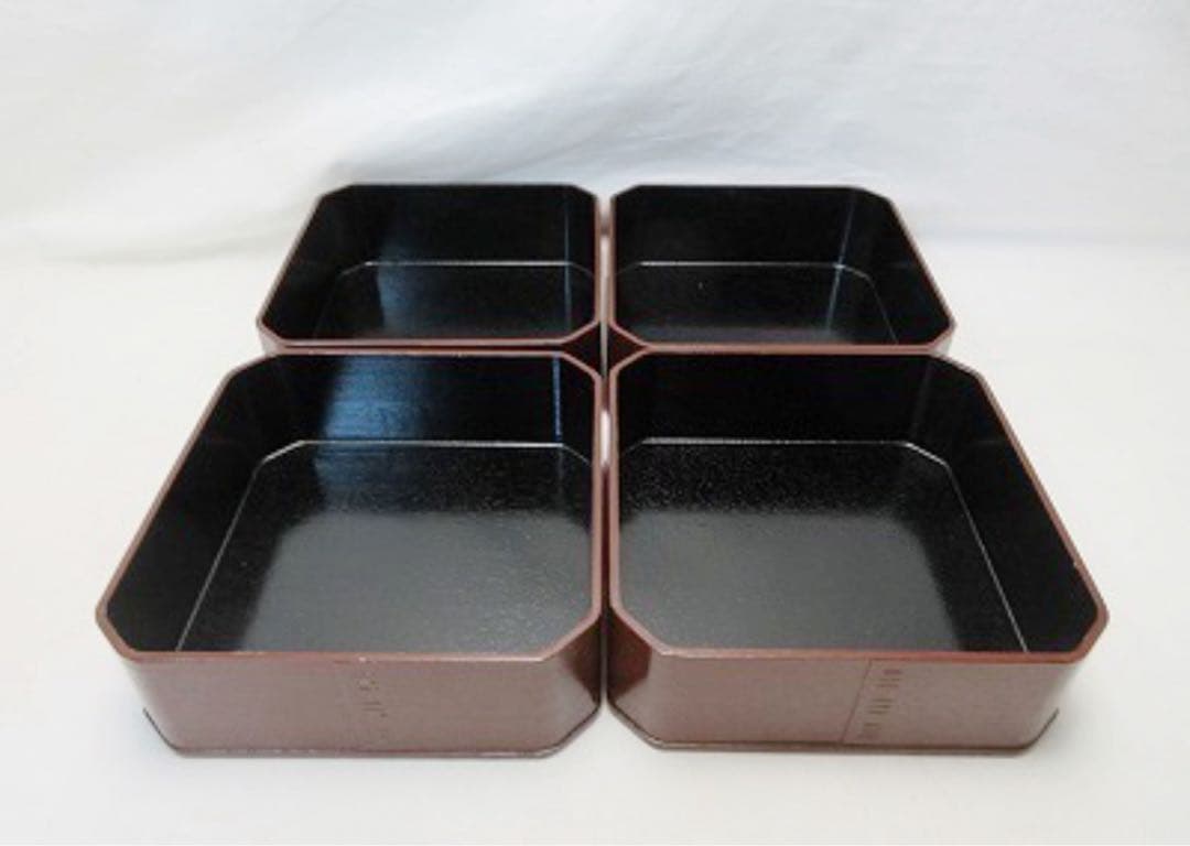 ほぼ未使用 懐石道具 木製 溜塗 大徳寺 弁当 縁高重箱 四客揃 刻印 紙箱