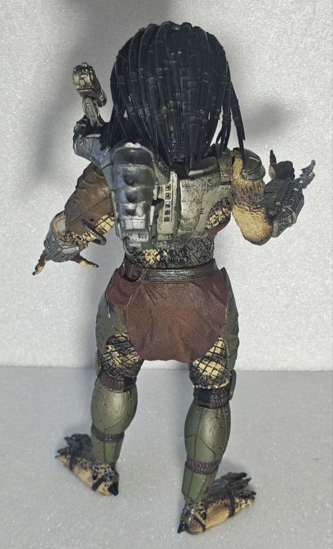 Neca プレデターズ 7インチ アクションフィギュア クラシック・プレデター