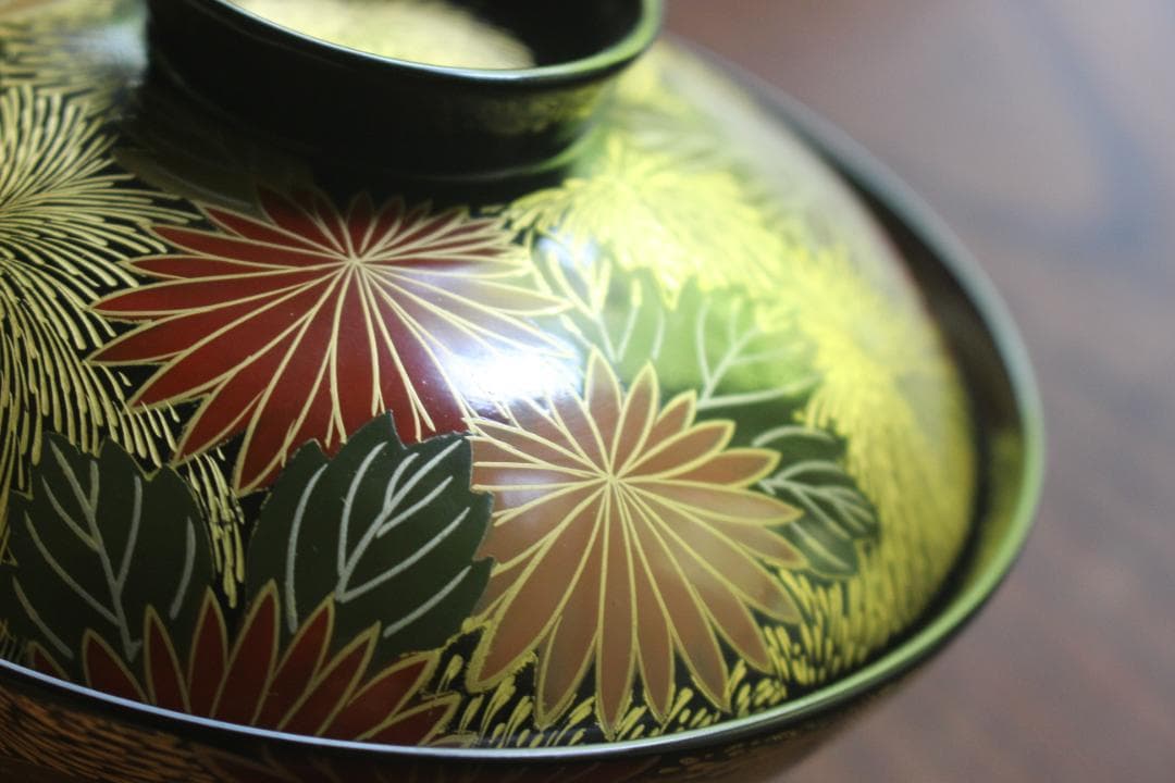 デッドストック！上質黒漆に極上菊詰沈金蒔絵のお椀2点（検輪島塗蒔絵椀雑煮椀