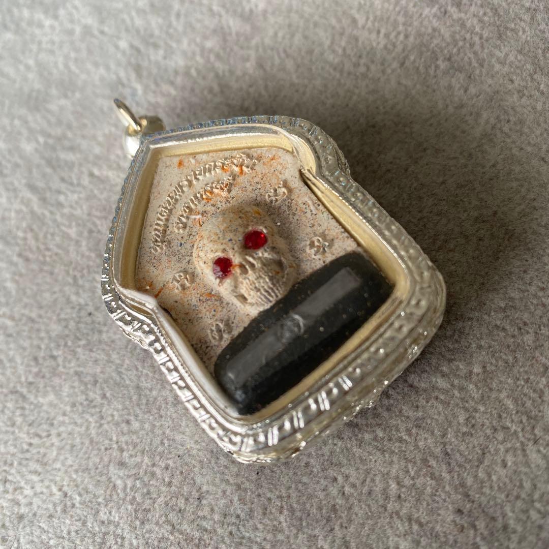 プラクルアン クンペーン 大富豪の将軍 骸の王 レア 開運 恋愛 魅力 御守り