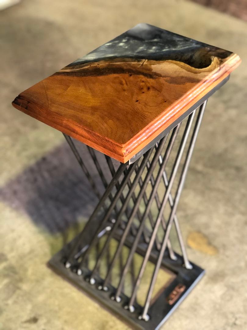 レジンサイドテーブル