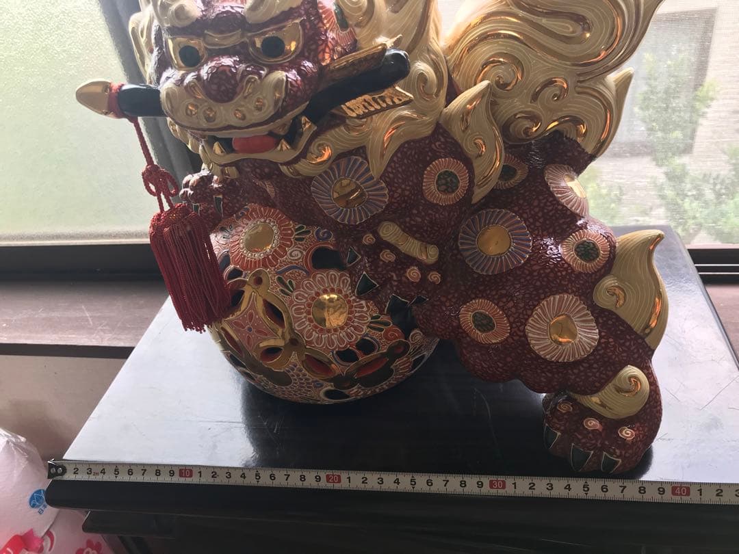 九谷焼 八幡窯 須栄義 刀咥 玉乗り獅子 高さ34cm