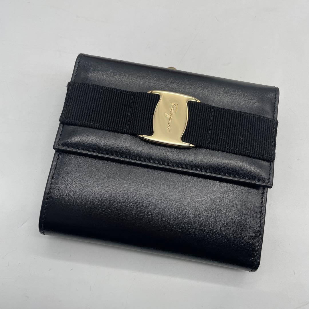 ☆新品同様☆フェラガモ☆二つ折り財布
