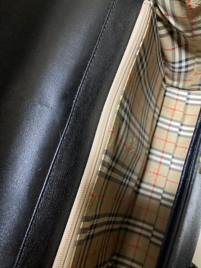 Burberry ブラック ハンドバッグ