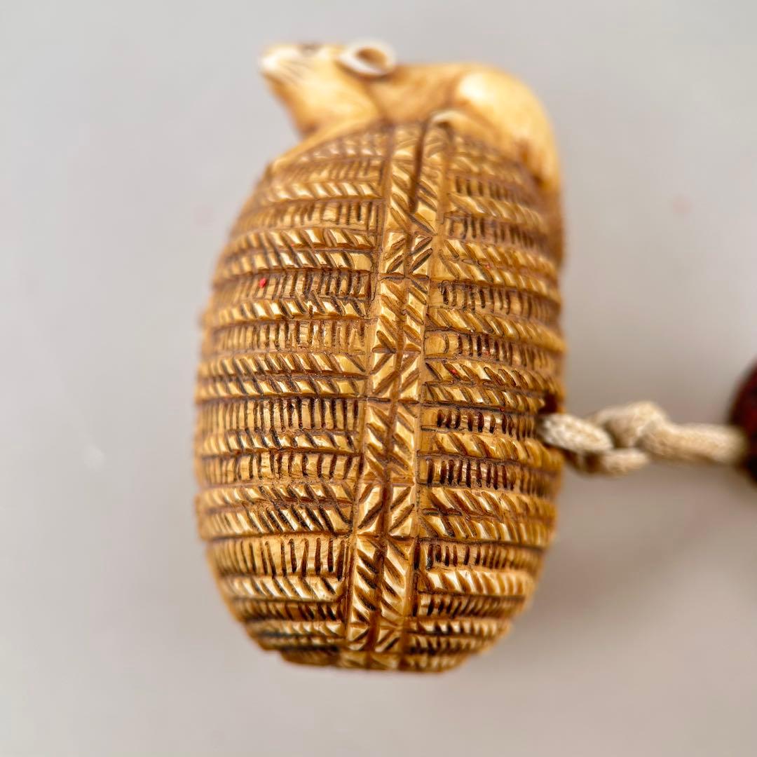 ハリネズミ型印籠 金色