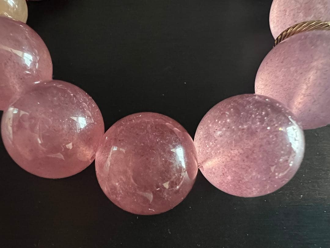 大玉♡恋愛運アップ♡ストロベリークォーツとサーモンピンクサゲのブレスレット