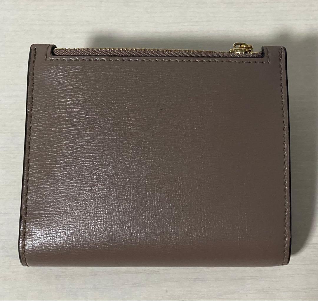 即日発送可！フェラガモ/二つ折り財布