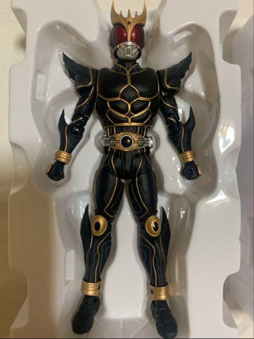 【美品】フィギュアーツ真骨彫仮面ライダークウガアルティメット&ン・ダグバ・ゼバ