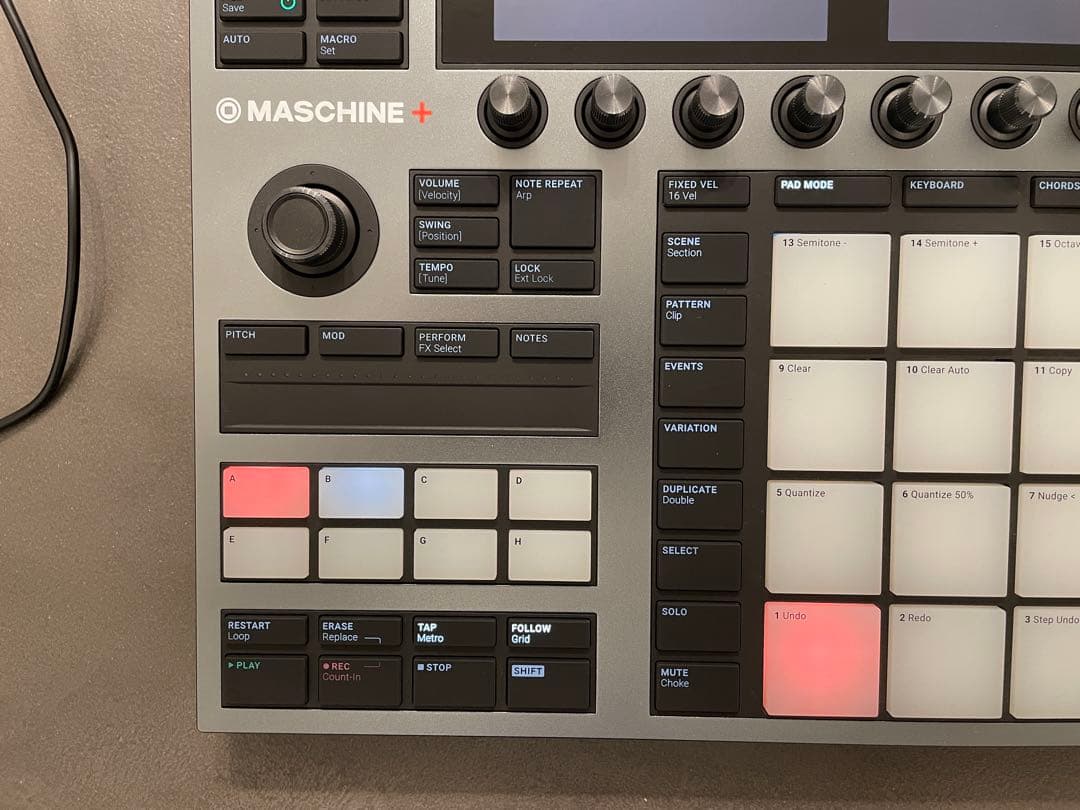 DTM・DAW NATIVE INSTRUMENTS MASCHINE +