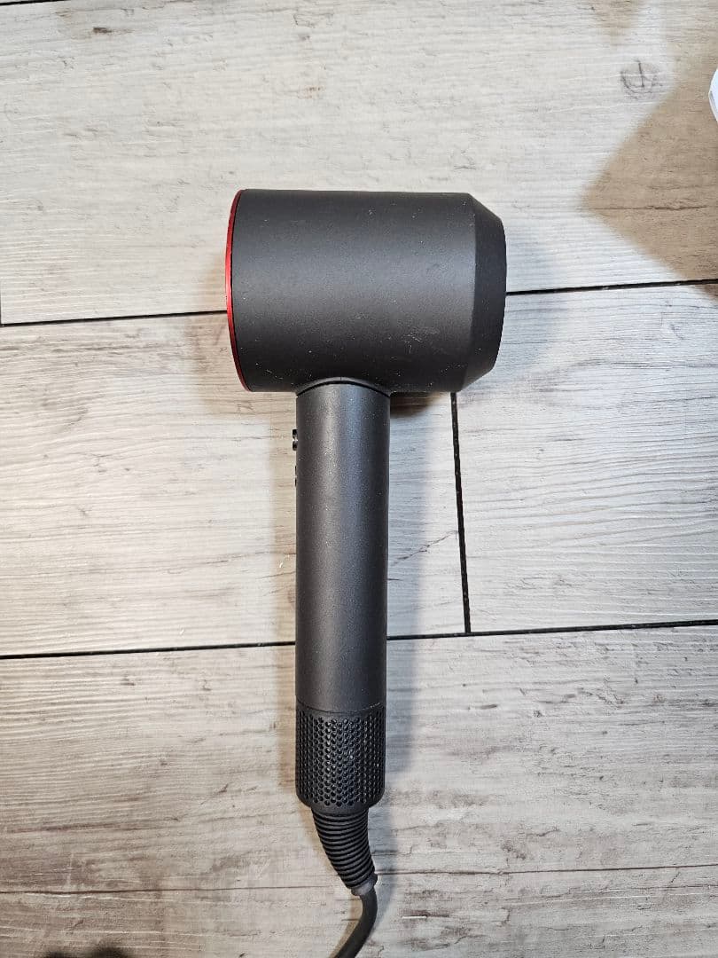 圧倒的最安　保証付　ダイソン　メンテナンス済　dyson　hd08　レッド