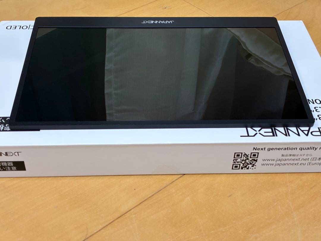 ま*ん様 JAPANNEXT製 13.3インチ モバイルモニター 4K OLED
