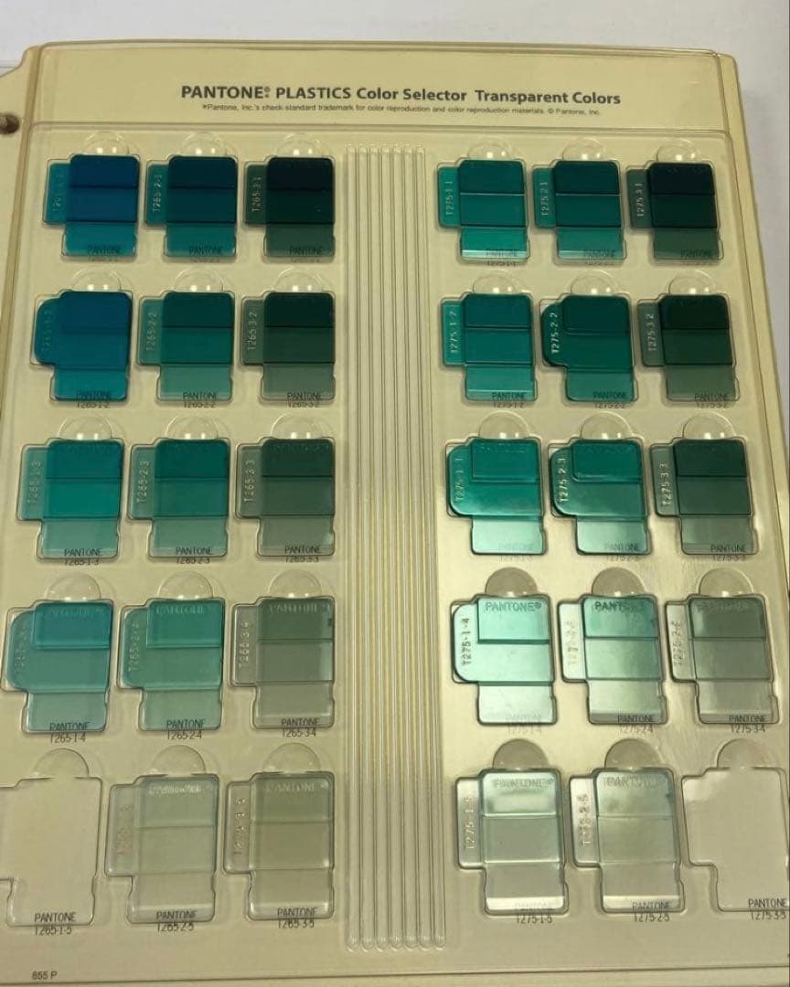 PANTONE plastics color selector 3冊セット